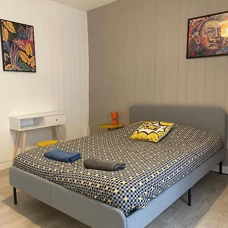 Hyper Centre Tout Confort Pop Art לה מאנש